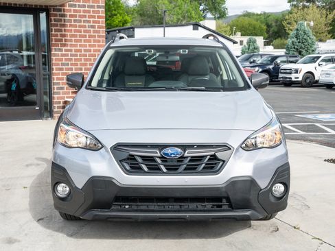 Used 2022 Subaru Crosstrek 2.5i Sport w/ Moonroof Package AWD/4WD image 2