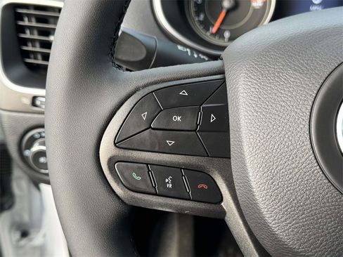 Used 2022 Jeep Cherokee Trailhawk image 22