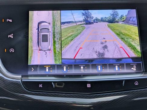 Used 2020 Cadillac XT6 Sport w/ Platinum Package AWD/4WD image 23