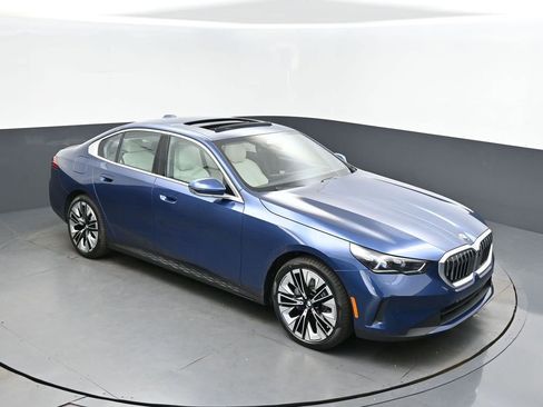 New 2026 BMW 530i w/ Premium Package RWD image 36