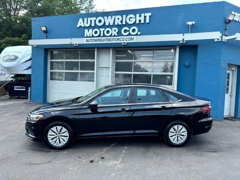 Used 2020 Volkswagen Jetta S image 3