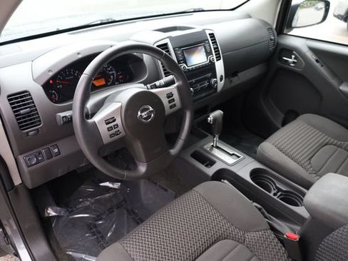 Used 2017 Nissan Frontier SV RWD image 9
