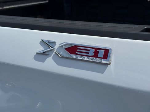 New 2026 GMC Sierra 1500 SLT AWD/4WD image 7