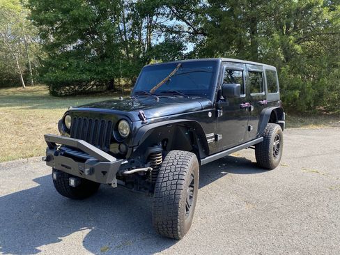 Used 2014 Jeep Wrangler Unlimited Sport w/ Quick Order Package 24S image 4