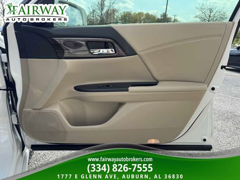 Used 2017 Honda Accord Touring image 28