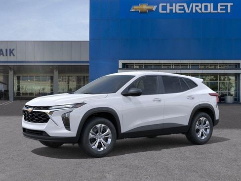 New 2026 Chevrolet Trax LS FWD image 2