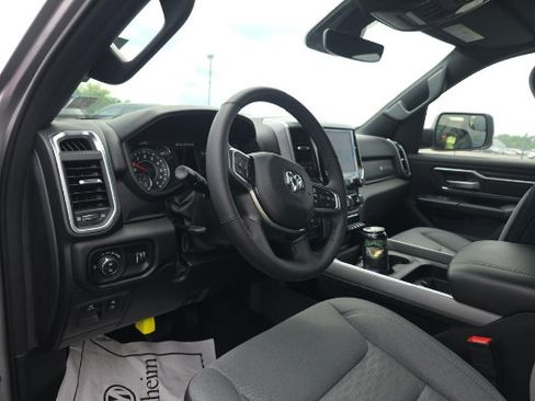 Used 2025 RAM 1500 Big Horn AWD/4WD image 3