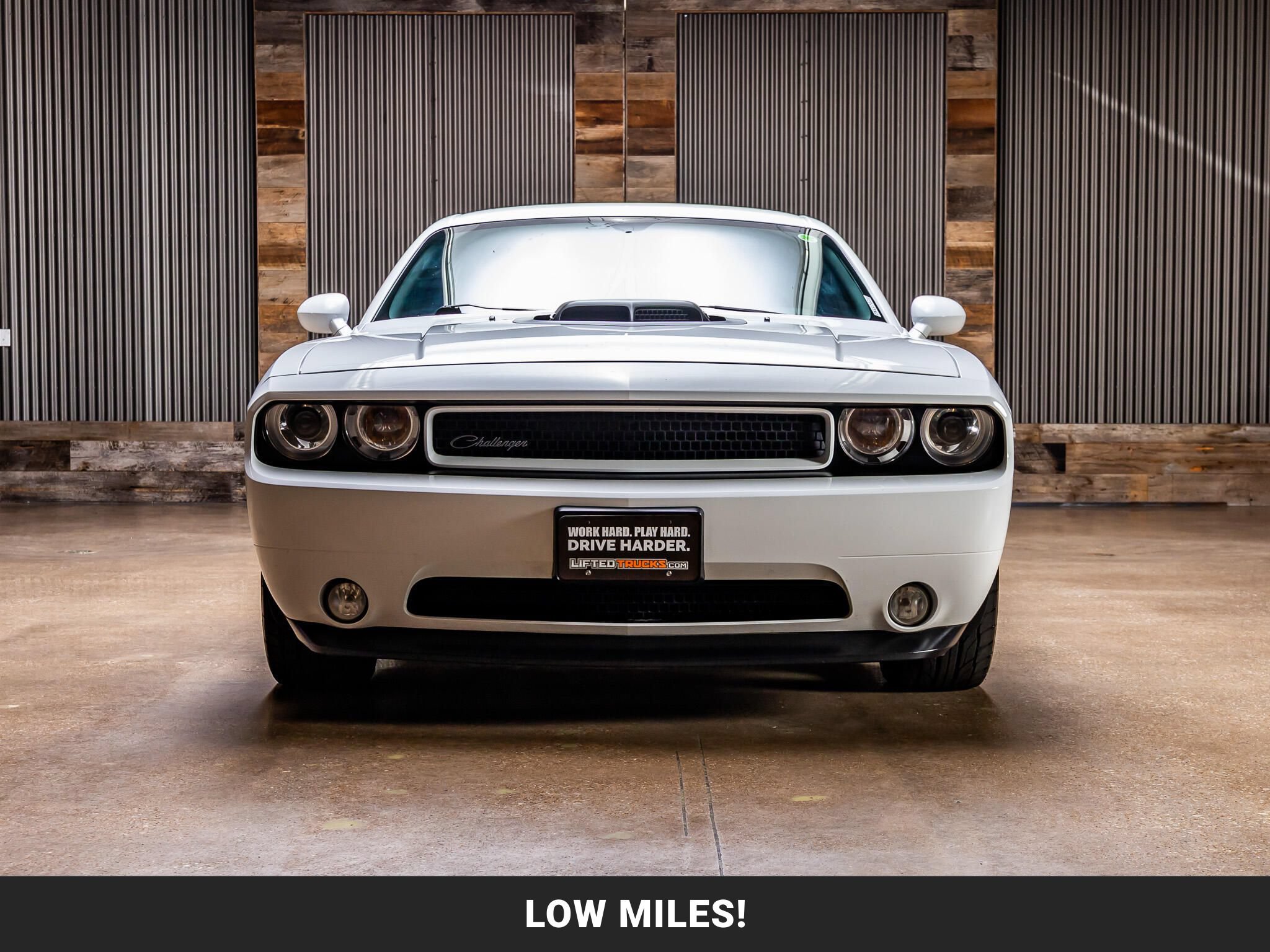 Used 2014 Dodge Challenger R/T RWD image 3