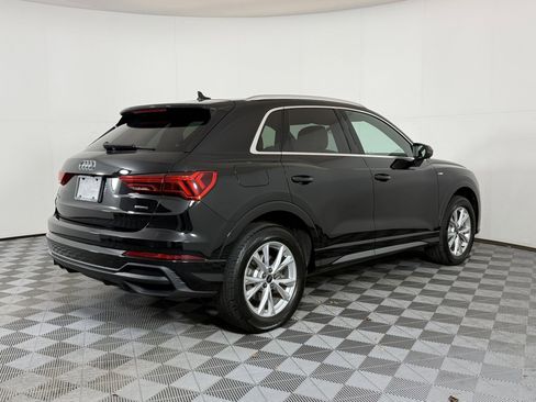 Certified 2025 Audi Q3 2.0T Premium w/ Convenience Package image 9