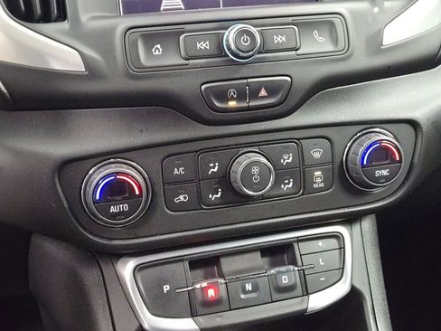 Used 2022 GMC Terrain SLE w/ Driver Convenience Package image 31