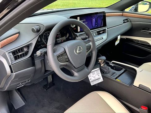 New 2025 Lexus ES 350 w/ Premium Package image 8