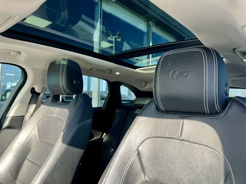 Used 2017 Jaguar F-PACE S AWD/4WD image 33