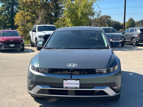 New 2026 Hyundai Ioniq 5 SE image 2