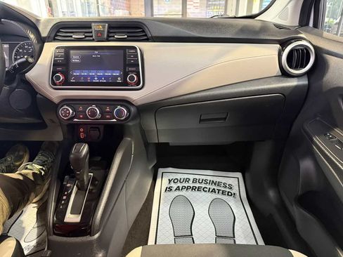 Used 2022 Nissan Versa SV FWD image 17