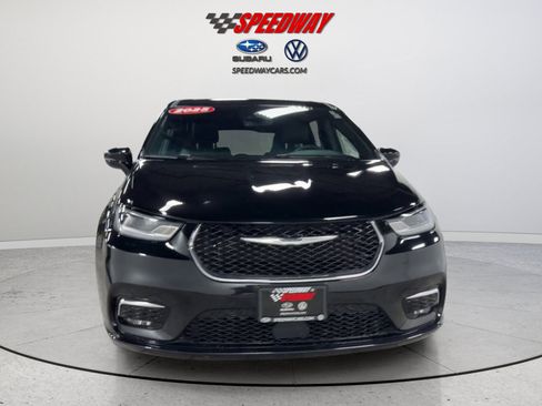 Used 2025 Chrysler Pacifica Select FWD image 13