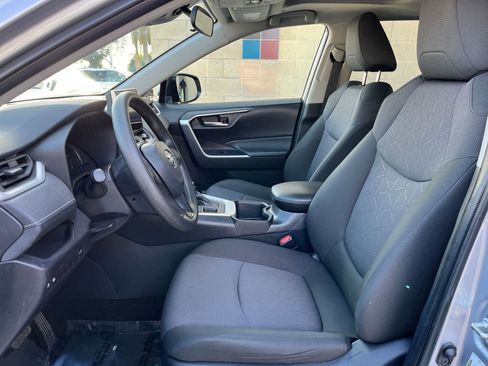 Used 2025 Toyota RAV4 XLE image 29