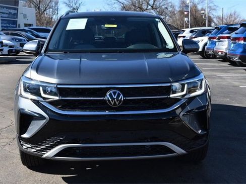 Used 2024 Volkswagen Taos SEL image 4