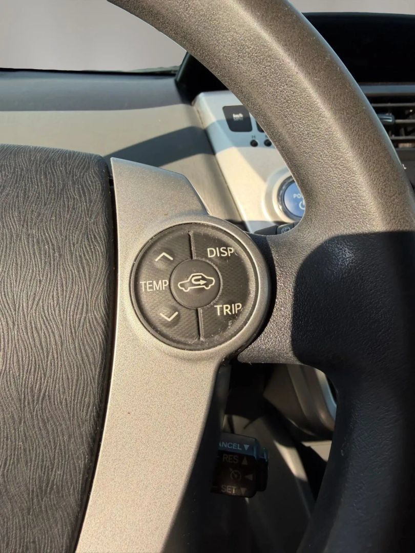 Used 2012 Toyota Prius V Three FWD image 21