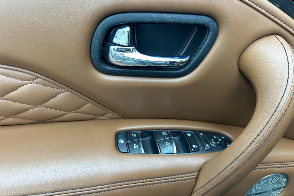 Used 2022 INFINITI QX80 Sensory w/ Cargo Package AWD/4WD image 11