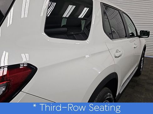 Used 2025 Honda Pilot EX-L image 10