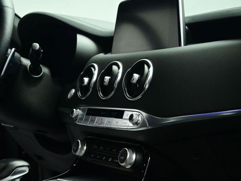 Certified 2021 Kia Stinger GT2 image 33