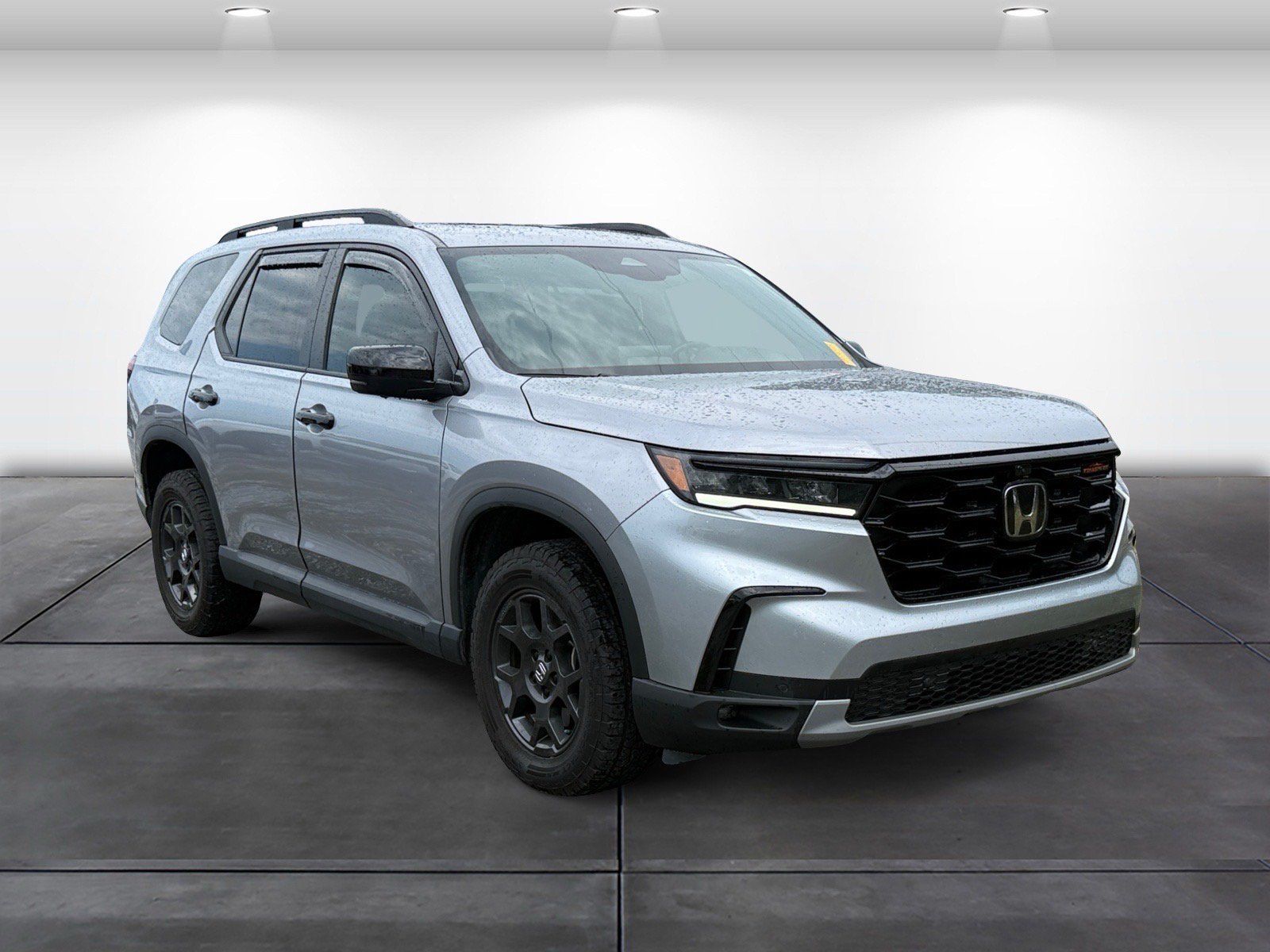 Used 2025 Honda Pilot TrailSport image 2