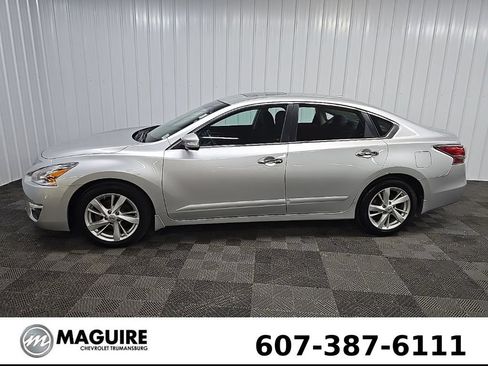 Used 2015 Nissan Altima 2.5 SV w/ Convenience Package FWD image 5