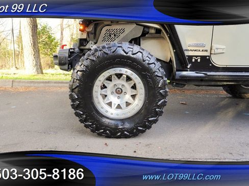 Used 2017 Jeep Wrangler Rubicon image 3