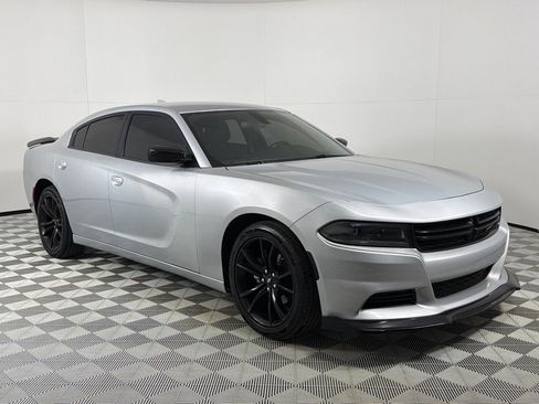 Used 2023 Dodge Charger SXT image 3