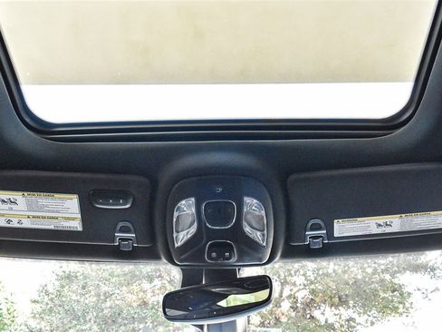 Used 2022 Jeep Compass Altitude w/ Sun and Sound Group image 15