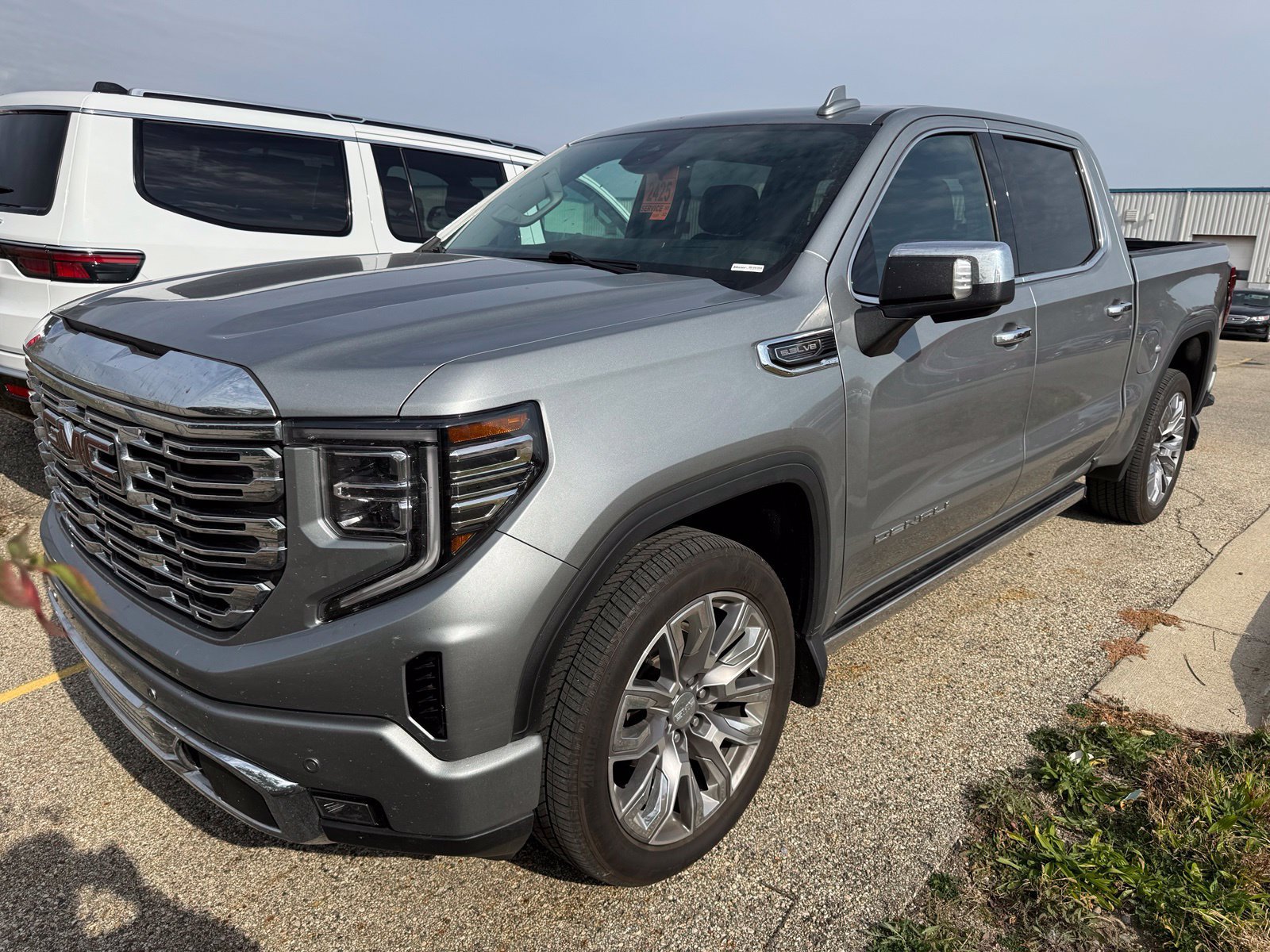 Used 2024 GMC Sierra 1500 Denali w/ Denali Reserve Package AWD/4WD image 5