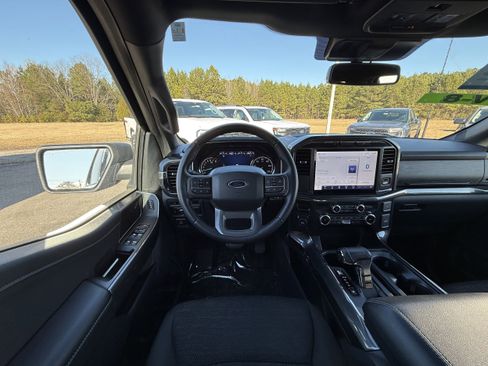 Certified 2022 Ford F150 XLT w/ Equipment Group 302A High image 18