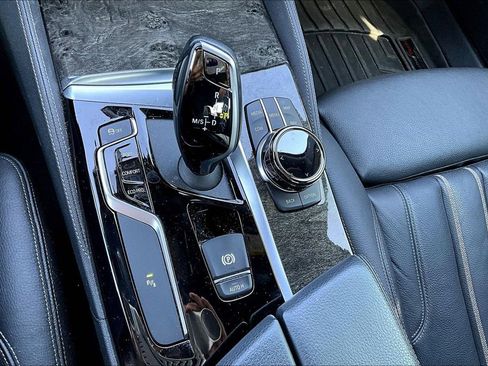 Used 2020 BMW 540i w/ M Sport Package image 12