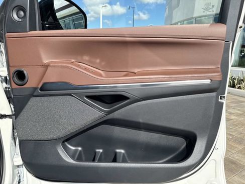 New 2026 Lincoln Navigator L Reserve image 17