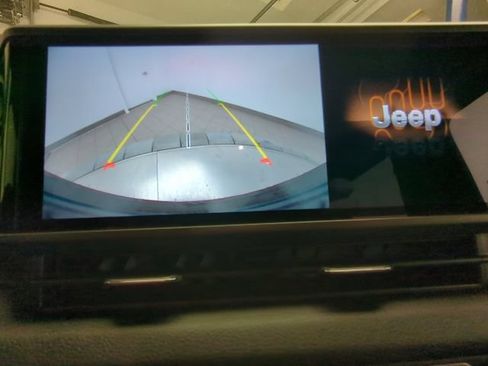 Used 2025 Jeep Wrangler Sport AWD/4WD image 13