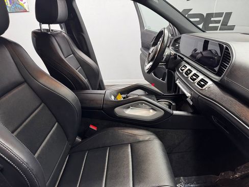 Used 2023 Mercedes-Benz GLS 450 4MATIC image 54
