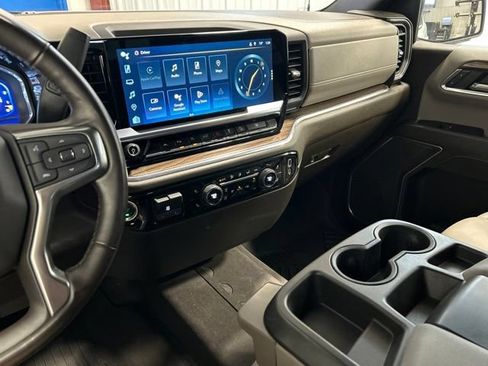 Used 2023 Chevrolet Silverado 1500 LT w/ Z71 Off-Road Package AWD/4WD image 25