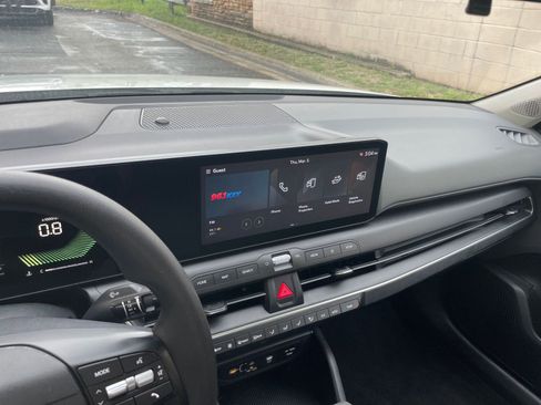 Used 2025 Kia K4 LXS image 17