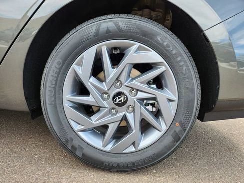 New 2026 Hyundai Elantra Hybrid FWD image 32