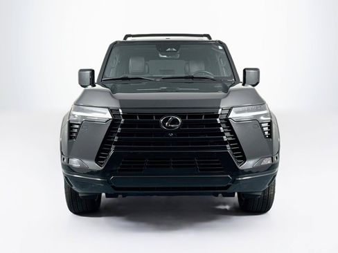 Used 2024 Lexus GX 550 w/ Accessory Package (2T) AWD/4WD image 2