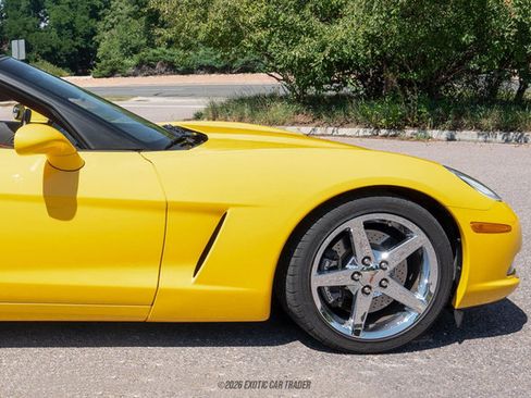 Used 2007 Chevrolet Corvette Coupe w/ Preferred Equipment Group RWD image 11