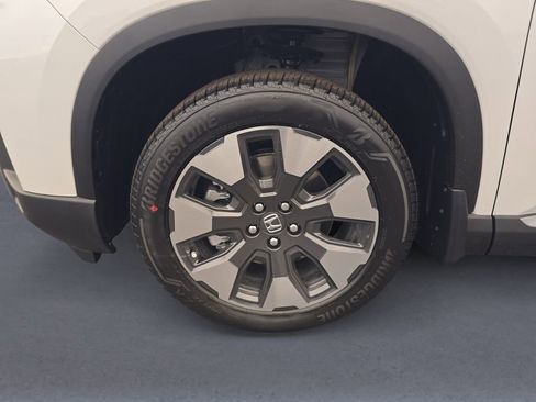 New 2026 Honda Pilot Touring image 9