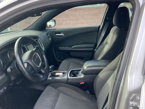 Used 2015 Dodge Charger SE w/ Popular Equipment Group image 10