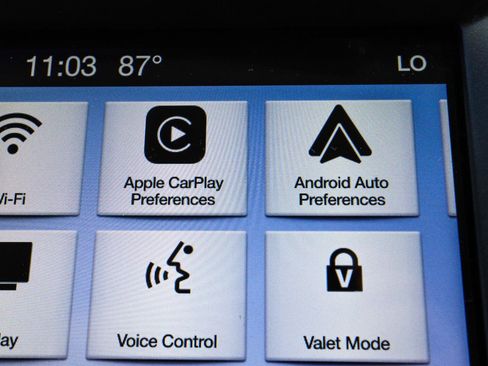 Used 2017 Ford Edge Titanium w/ Equipment Group 301A FWD image 11