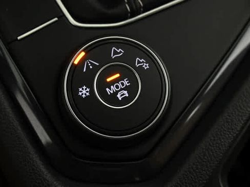 Used 2024 Volkswagen Tiguan SE R-Line image 28