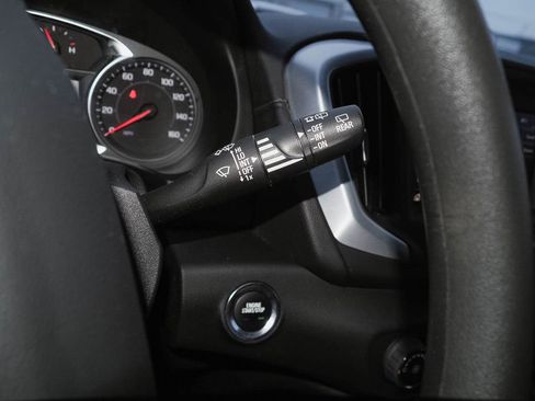 Used 2023 GMC Terrain SLE image 32