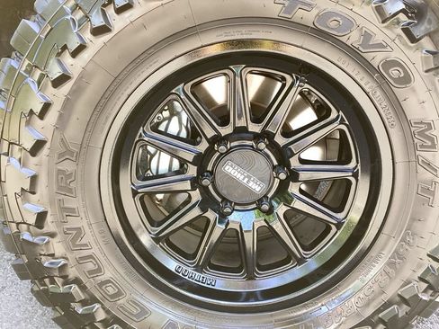 Used 2025 Toyota Tundra Platinum w/ TRD Off-Road Package AWD/4WD image 6