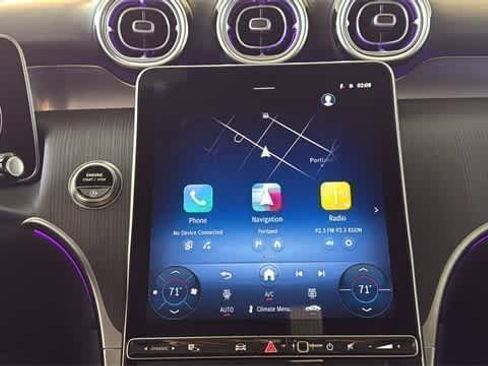 Used 2025 Mercedes-Benz GLC 300 4MATIC image 50