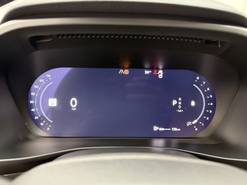 Used 2025 Volvo XC40 B5 Ultra AWD/4WD image 17