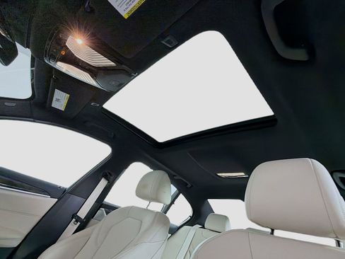 Used 2023 BMW 540i xDrive w/ Executive Package image 15